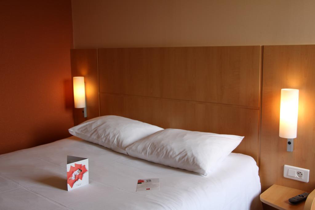 Hotel Ibis Guingamp Coeur De Bretagne Ploumagoar Værelse billede