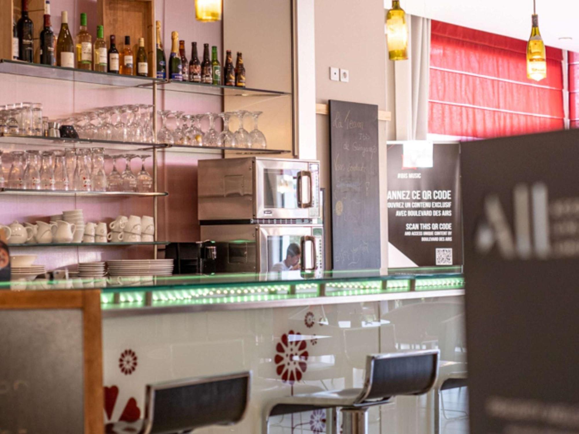 Hotel Ibis Guingamp Coeur De Bretagne Ploumagoar Eksteriør billede