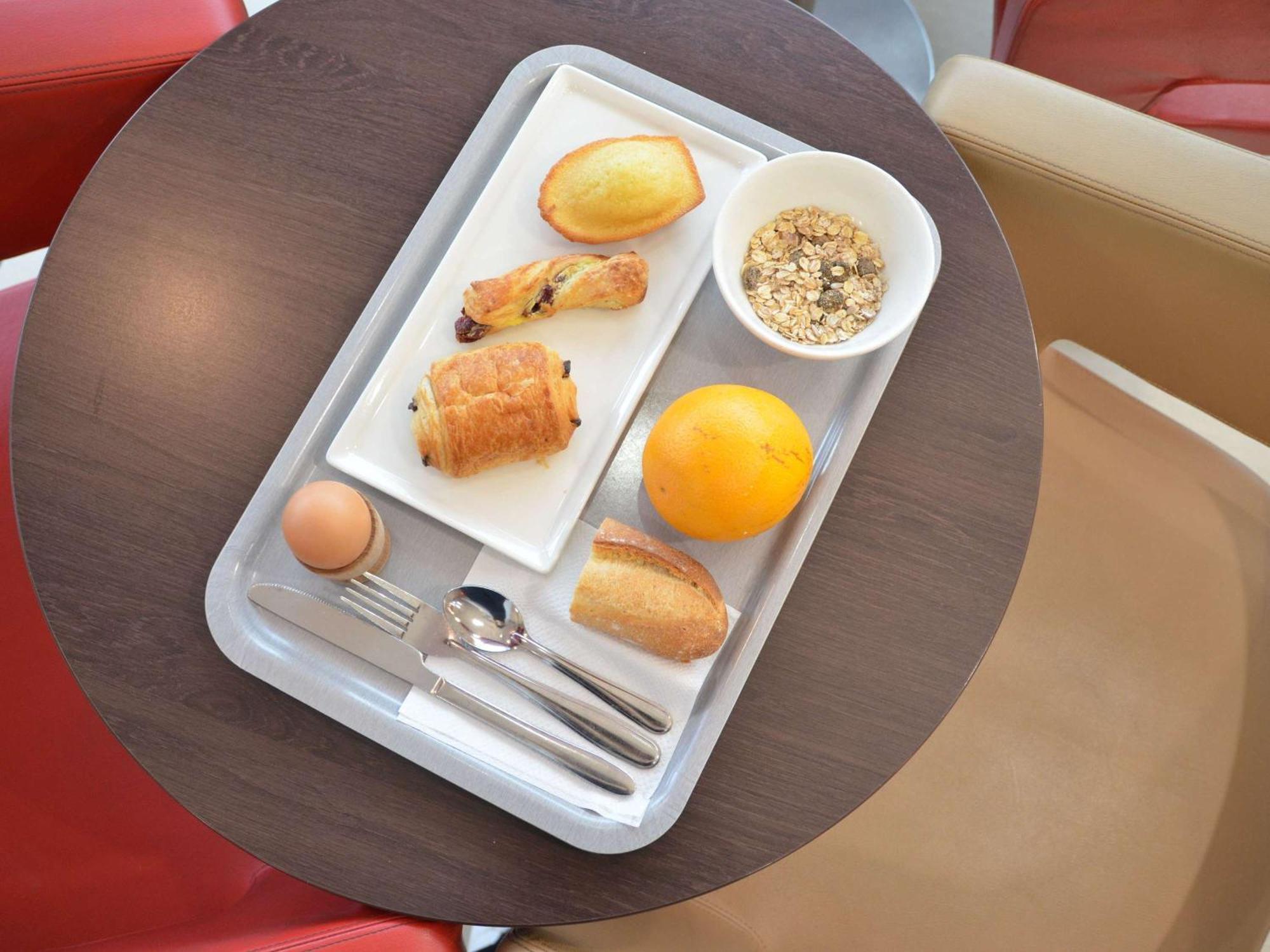 Hotel Ibis Guingamp Coeur De Bretagne Ploumagoar Eksteriør billede