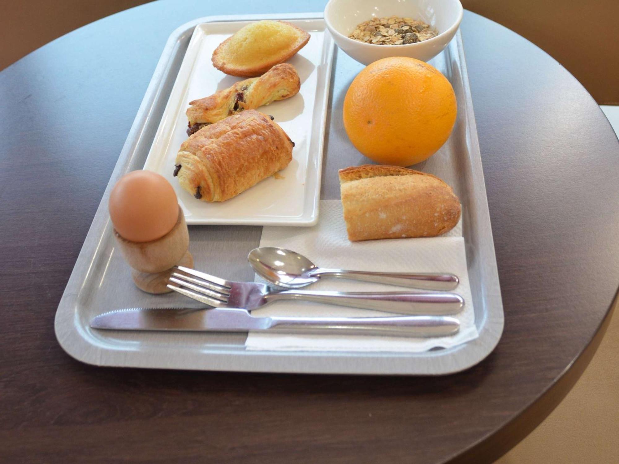 Hotel Ibis Guingamp Coeur De Bretagne Ploumagoar Eksteriør billede