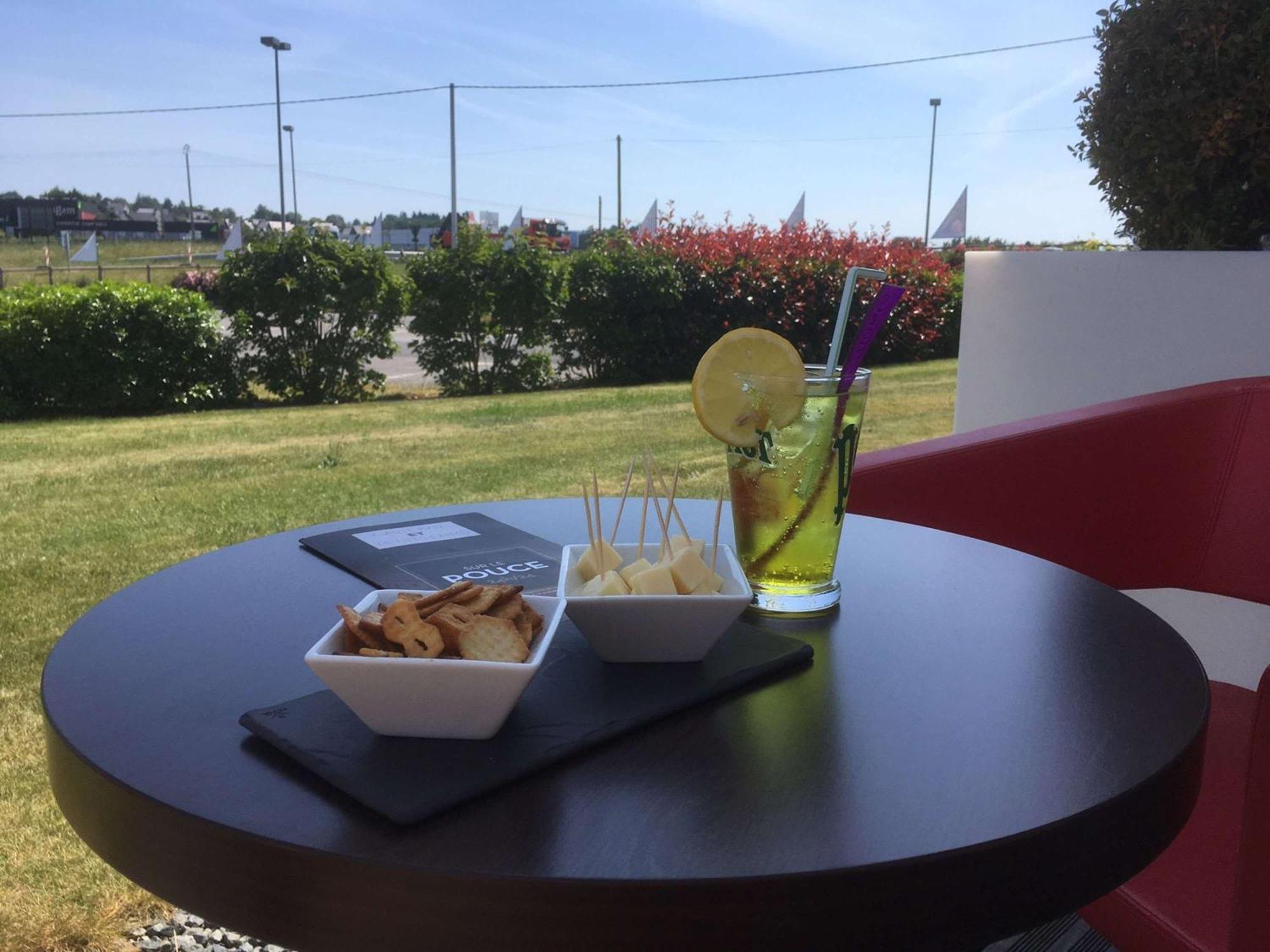 Hotel Ibis Guingamp Coeur De Bretagne Ploumagoar Eksteriør billede