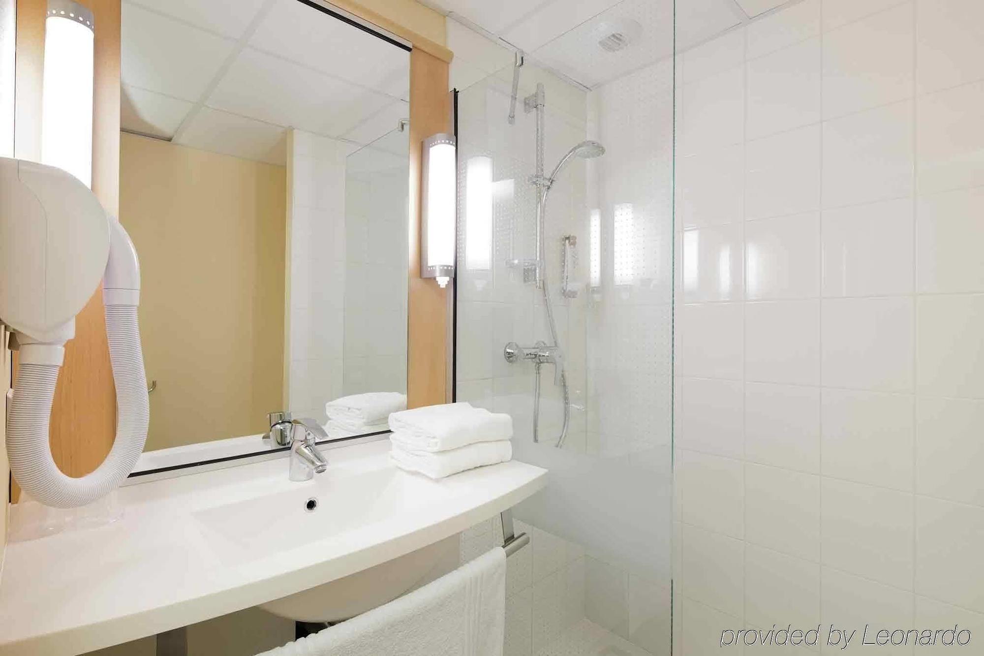 Hotel Ibis Guingamp Coeur De Bretagne Ploumagoar Værelse billede